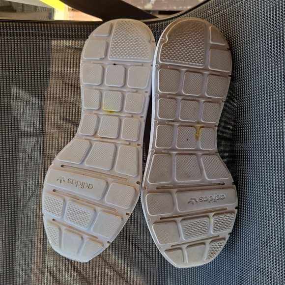 Adidas Swift Run Running Shoes - Women's size 9 - Picture 7 of 8
